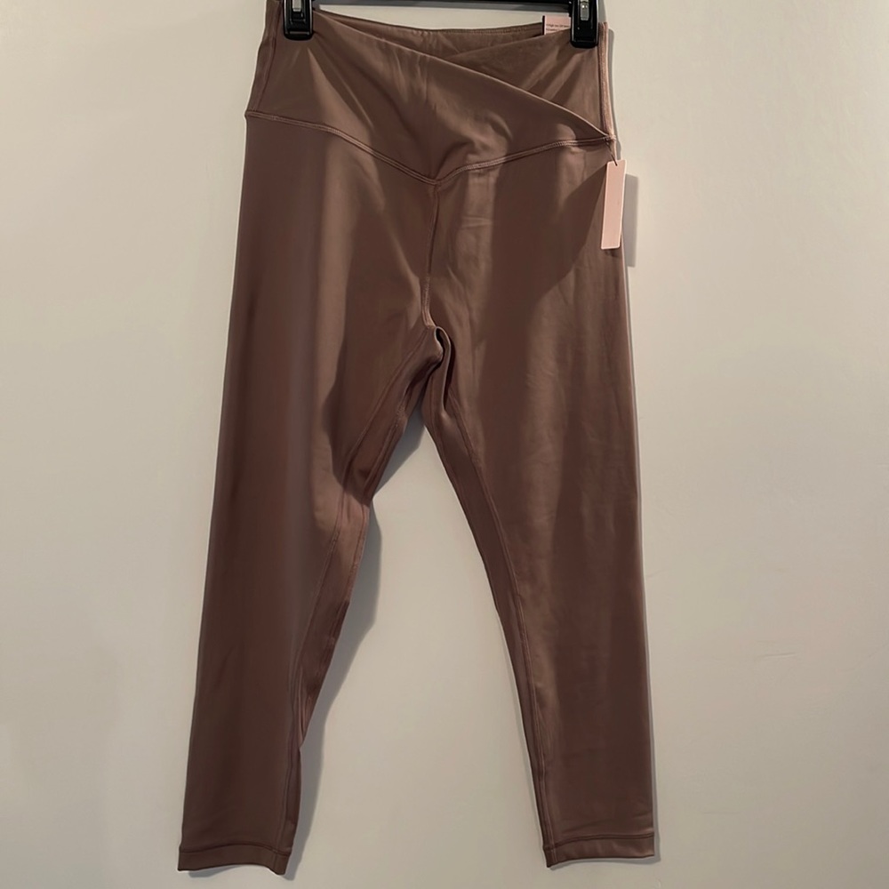 NWT Victoria’s Secret Love Cloud Crossover Leggings - Picture 5 of 15